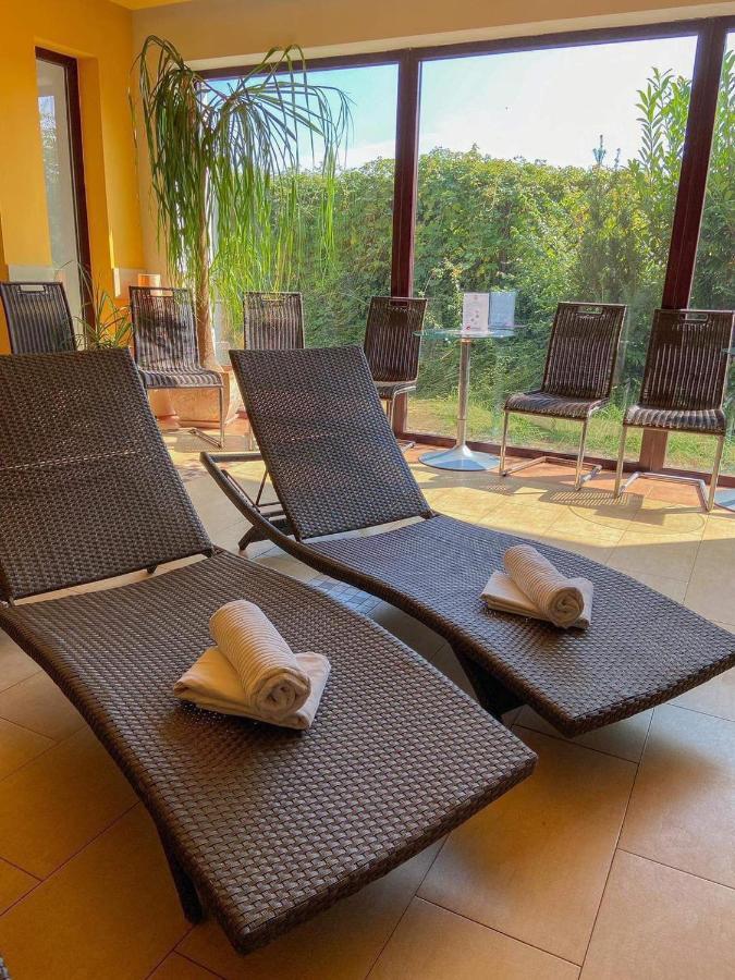 Apartmany, Penzion, Wellness U Zlate Rybky Vyskov Bagian luar foto
