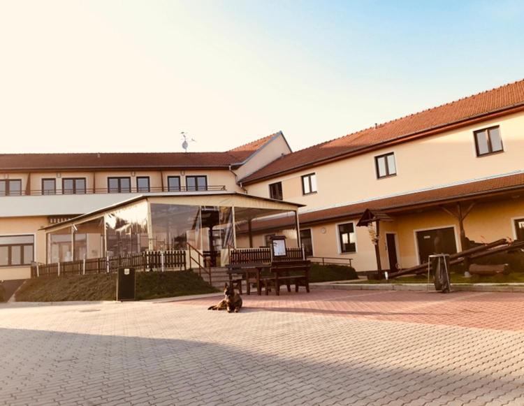 Apartmany, Penzion, Wellness U Zlate Rybky Vyskov Bagian luar foto